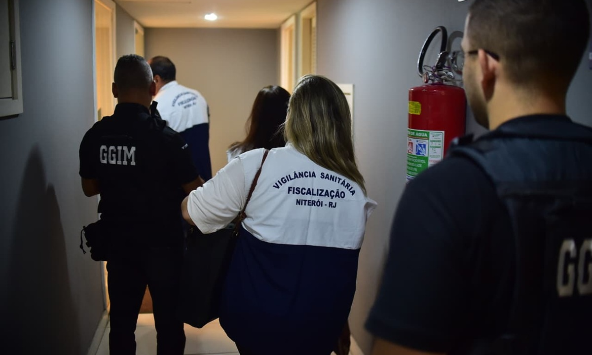 Clínica de estética clandestina é interditada em Icaraí